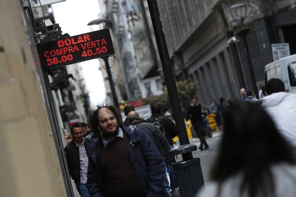 Argentina crea un tipo de cambio para shows internacionales y viajes al exterior - MarketData