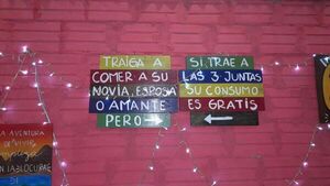 Un local invita a comer con lapa, la novia y amante juntas