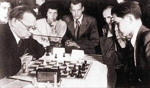 Ajedrez por Zenón Franco: Partidas Memorables (198),Paul Keres vs Efim Bogoljubow, Salzburgo 1943 - Polideportivo - ABC Color