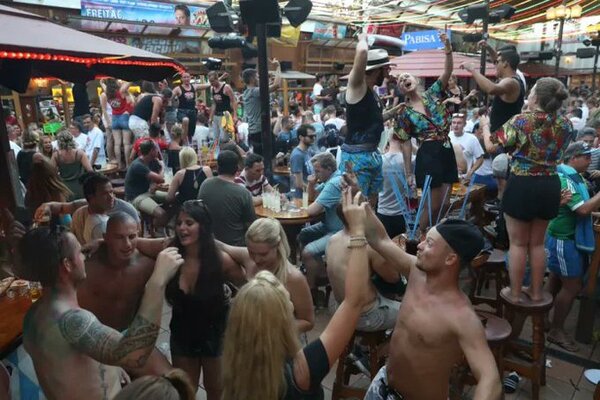 ¡Fiesta sexual ante posible fin del mundo!