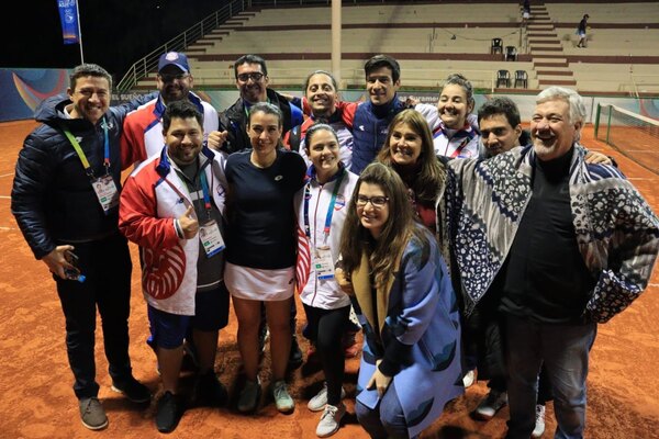 Vero Cepede y Leyla Brítez se lucen en el primer día del Tenis en los Juegos Odesur