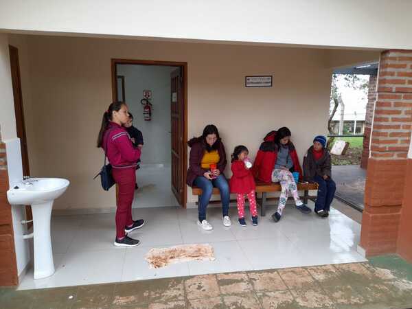 Un promedio de 20 personas son atendidas en el laboratorio de la USF de Arroyo Pora