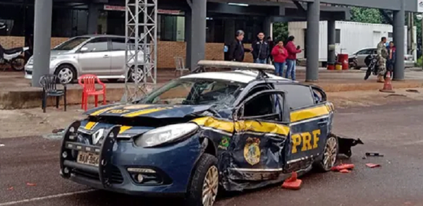 Policías de Brasil ingresan a Paraguay durante persecución y provocan accidente - Noticiero Paraguay