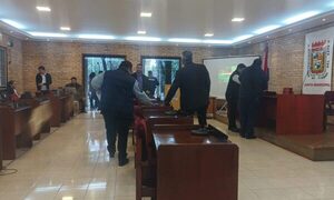 Concejales no aparecen y no hay sesión en CDE