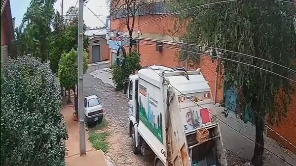 Piden coima para retirar basuras, denunció