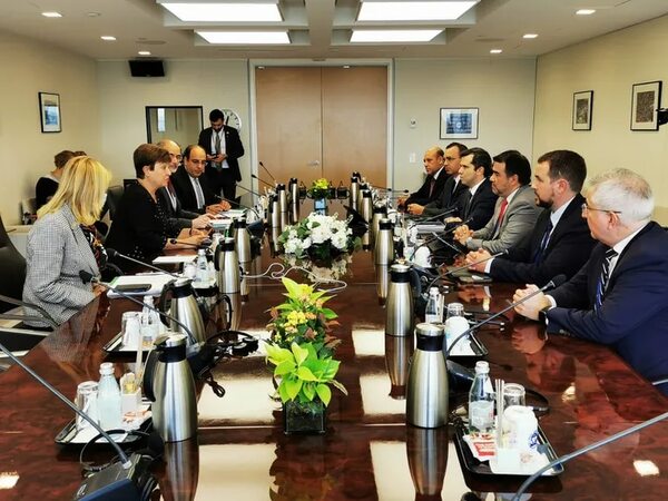 FMI destaca sostenibilidad fiscal del país y apoya procesos de reforma - Economía - ABC Color