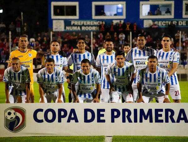 Plantel del 12 de Octubre espera soluciones al problema de falta de pagos · Radio Monumental 1080 AM