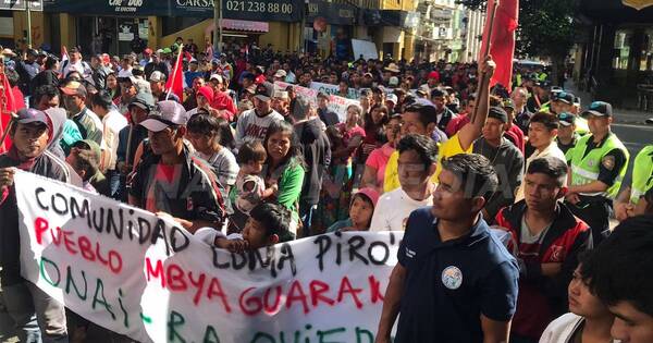 La Nación / Indígenas levantan movilizaciones en Asunción tras acordar con el Gobierno