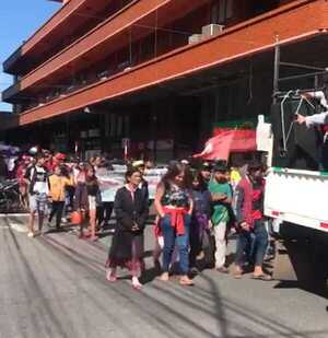 Día de la Raza: Indígenas marchan por el microcentro - ADN Digital