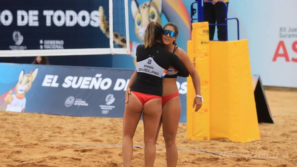 Crónica / Doñas indignadas porque las chicas de vóley playa mostraron ndaje el cu..