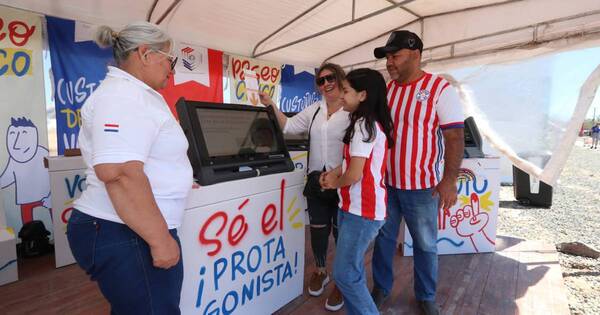 La Nación / Trabajo de divulgación: máquinas de votación estarán en el Comité Olímpico hasta este sábado