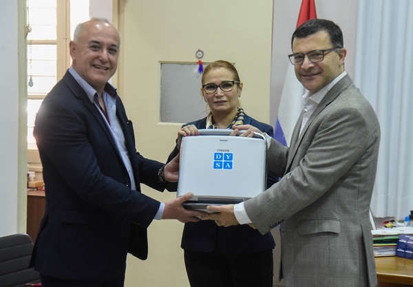 Entregan ecógrafos portátiles para atención materna y fetal en dos departamentos - .::Agencia IP::.