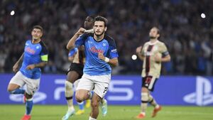 Napoli gana a Ajax y certifica su pase a los octavos