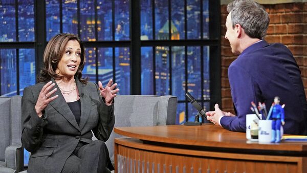 Kamala Harris sugirió que los niños son del Estado - Informatepy.com