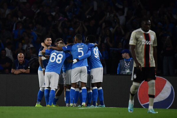 Napoli derrota al Ajax y ya está en octavos de final de la Champions League