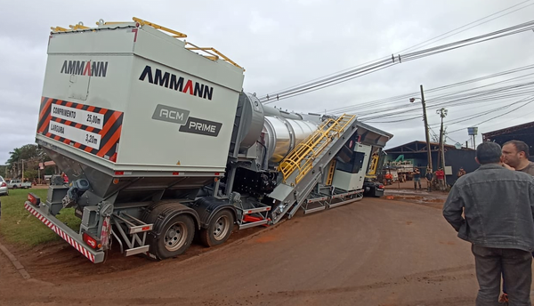 Maquinaria de planta asfáltica casi termina en el suelo - Noticiero Paraguay