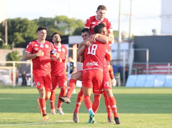 El Rojo mallorquino sale victorioso del barrio Mburicaó - APF