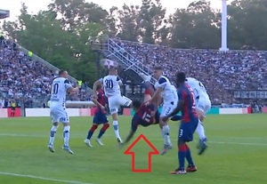 Adam Bareiro marca impresionante gol de chilena - Paraguaype.com