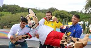 La Nación / Tiríka y brasileños hicieron la fiesta en juego de canotaje extremo en Itaipú