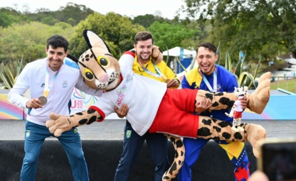 Brasil se quedó con el oro en la primera jornada de canotaje en Itaipú