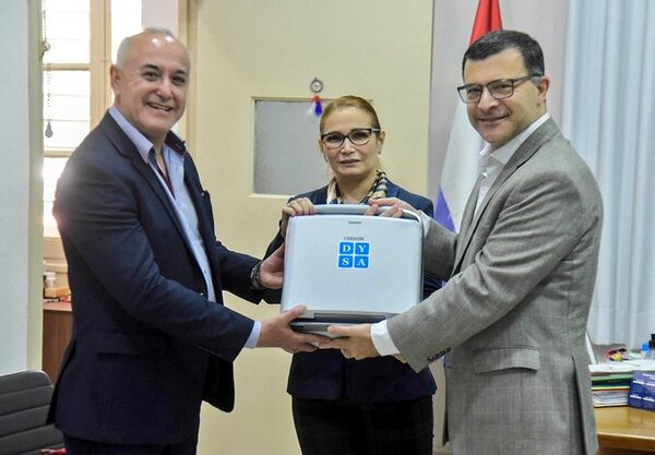 Alto Paraná y Guairá recibieron ecógrafos portátiles para atención materna