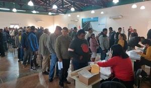 Más de 1.200 pescadores reciben asistencia económica y víveres del Gobierno, a través de la EBY