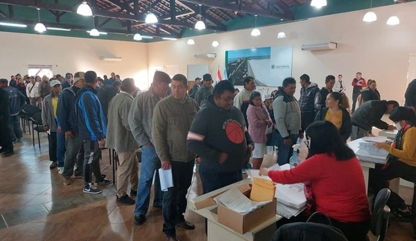 Más de 1.200 pescadores reciben asistencia económica y víveres del Gobierno, a través de la EBY