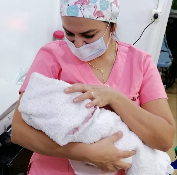 La primera bebé del 2022 nació en el Hospital de Limpio | 1000 Noticias