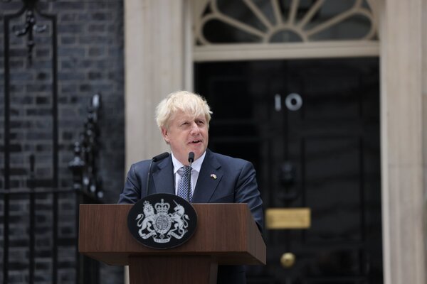La presión del partido empuja a Boris Johnson a dimitir - Revista PLUS