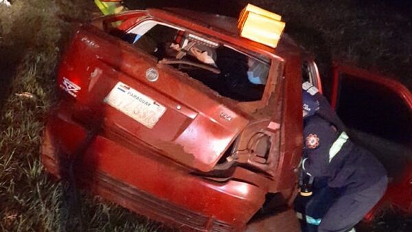 Perdió el control de su vehículo, volcó y se dio a la fuga