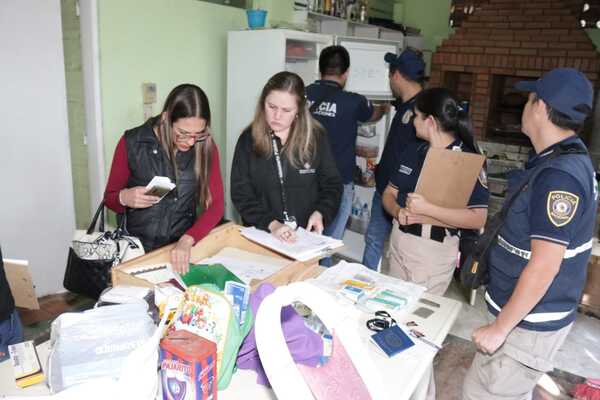 Cuatro personas detenidas tras allanamiento a una clínica donde supuestamente se realizaban abortos - PDS RADIO