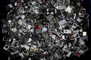 Chatarra tecnológica 2022: 5.300 millones de teléfonos móviles se convertirán en basura  - Mundo - ABC Color