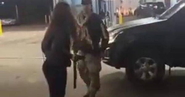 La Nación / Denuncian uso de la fuerza bruta de policías tras denuncia por polución sonora en Luque