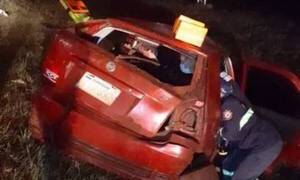 Crónica / Volcó con su vehículo, rajó a pie, pero dejó a su acompañante