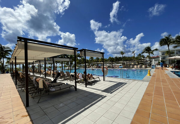 RIU celebra 25 años en México con nuevos hoteles y más inversión social - MarketData