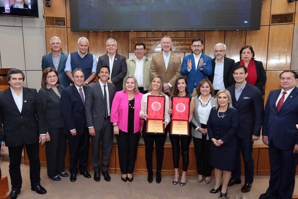 Rinden homenaje a organizadoras de la inauguración de los juegos ODESUR