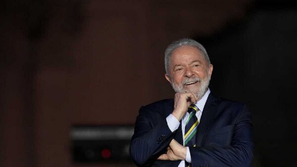 Lula promete "recuperar" las industrias naval y petrolera