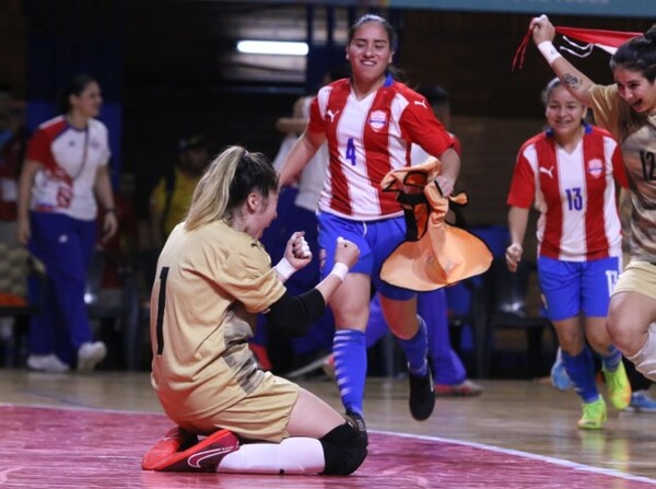 ¡Tercer oro de la Albirroja! - APF