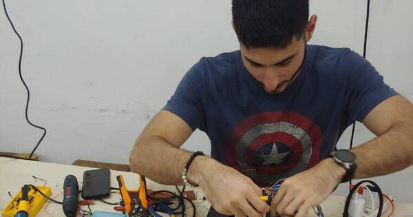 La Nación / Estudiantes de robótica piden apoyo para viajar