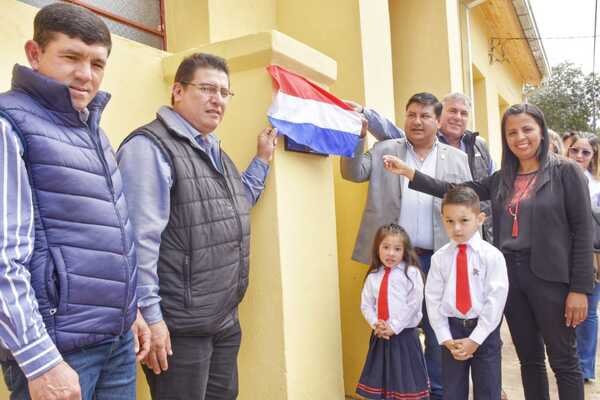 INAUGURAN OBRAS DE REFACCIÓN EDILICIA EN UN LOCAL ESCOLAR DE SAN PEDRO DEL PNÁ.