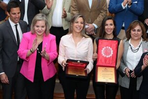 Senado rinde homenaje a creadoras de la gran apertura de Juegos Odesur Asunción 2022