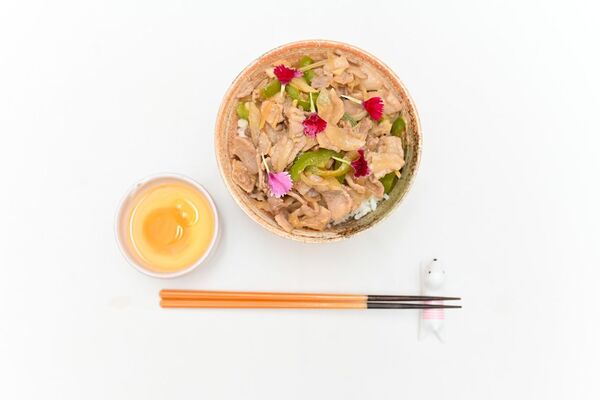 Buta Miso Don: cuenco de arroz con pasta miso y cerdo