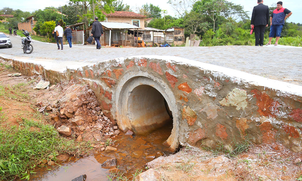Municipalidad habilitó obra de empedrado y puente alcantarillado - OviedoPress