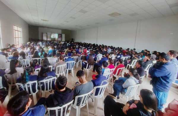 Alumnos sampedranos reciben charla de contención bajo el proyecto Salvando Vidas