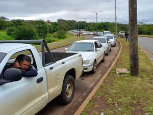 Tránsito abandona control en acceso al puente, ante quejas de supuestas coimas - Nacionales - ABC Color
