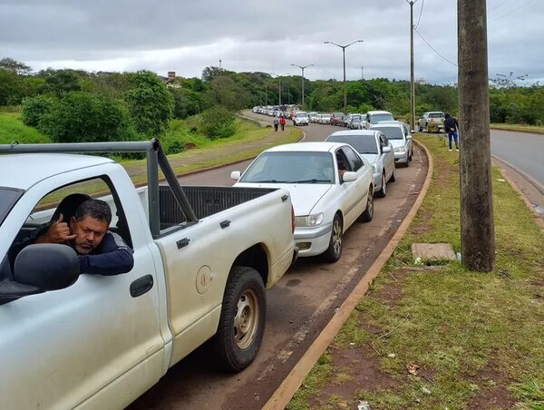 Tránsito abandona control en acceso al puente, ante quejas de supuestas coimas - Nacionales - ABC Color