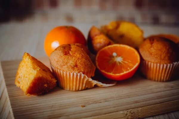 Celebrá el Día Mundial del Maní con estos muffins de naranja y maní - Gastronomía - ABC Color