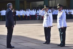 El Gral. Óscar Arnaldo Cardozo asume la comandancia de las Fuerzas Militares - Política - ABC Color