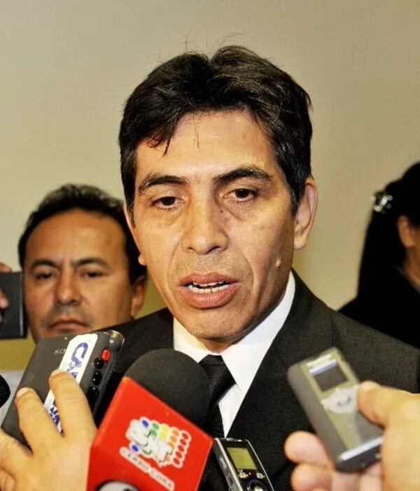Dan libertad condicional al excontralor Velázquez en caso “secretaria vip” - Policiales - ABC Color