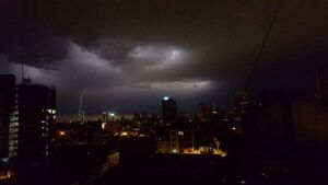 Rige alerta de tormentas para 11 departamentos del país